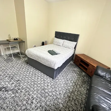 Ibrox Guesthouse-3